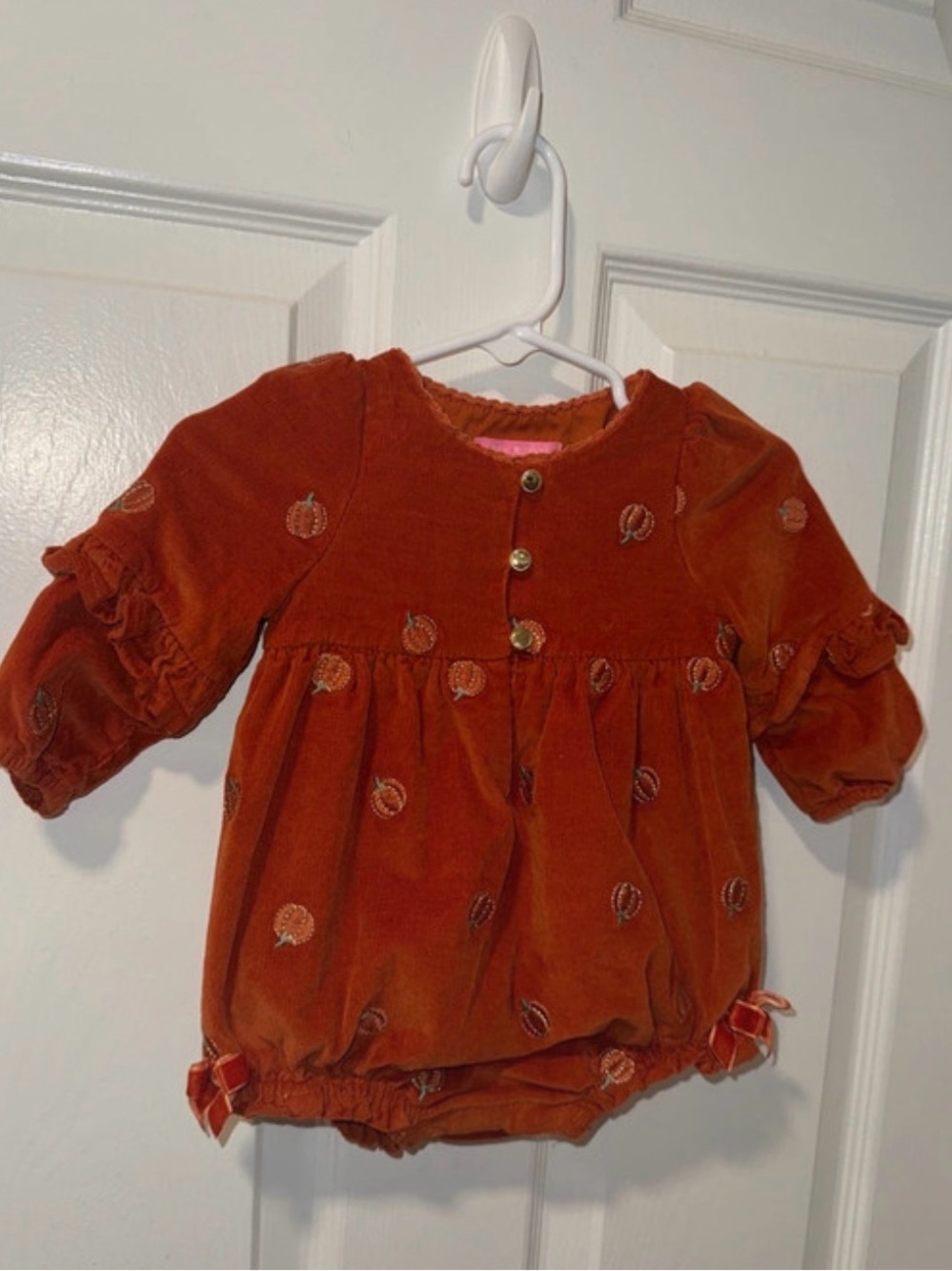 Isaac Mizrahi Orange Velvet Pumpkin Bubble Romper Size 3/6M